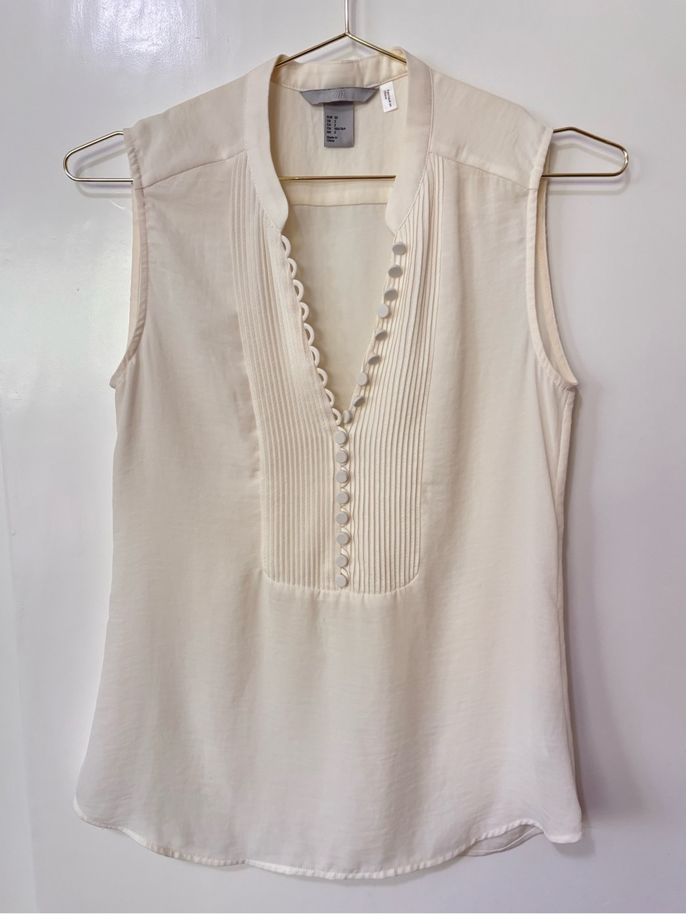 H&M| Cream Sleeveless Pintuck Button-Front Lightweight Blouse Sz 2